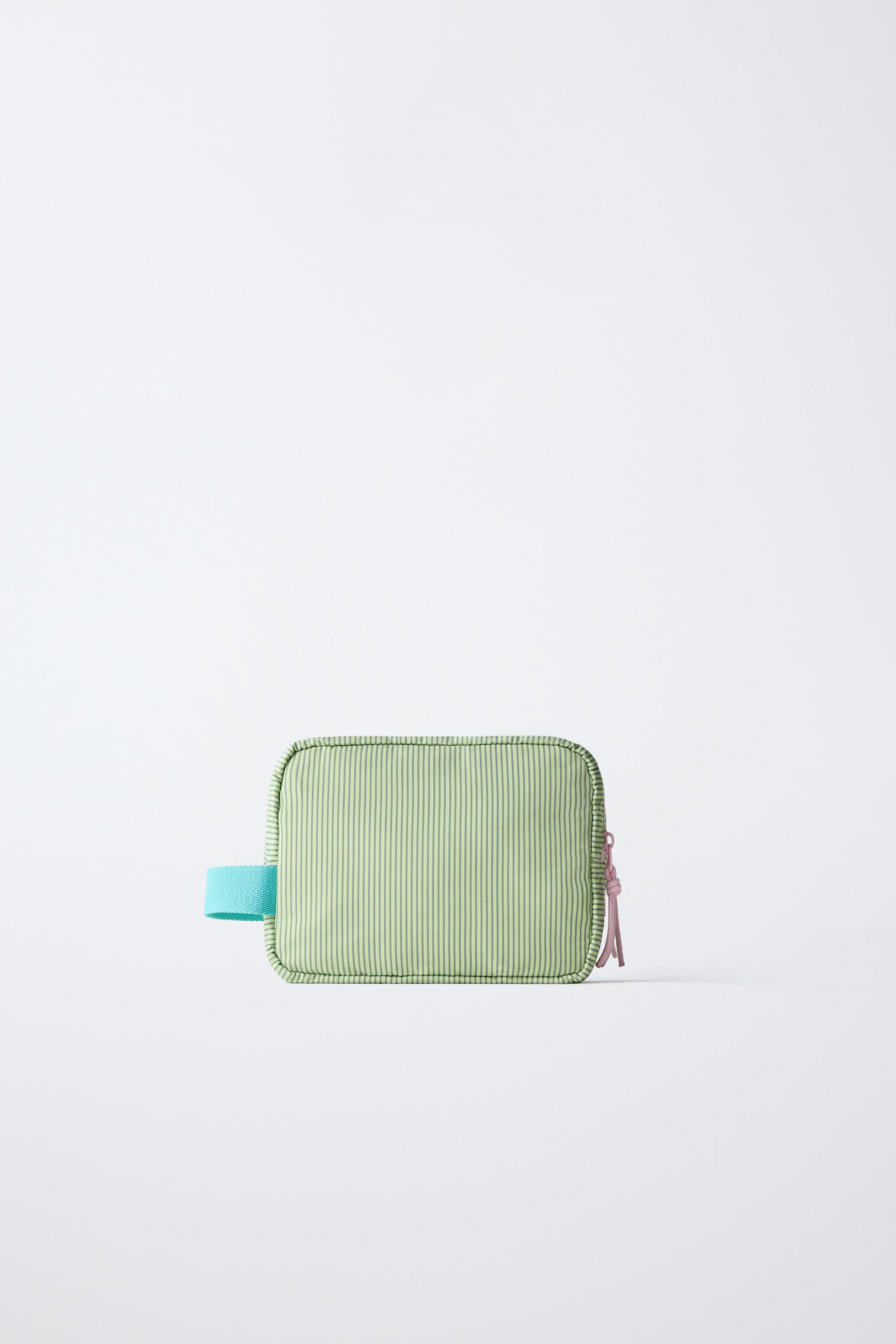 TROUSSE DE TOILETTE DINGO © DISNEY
